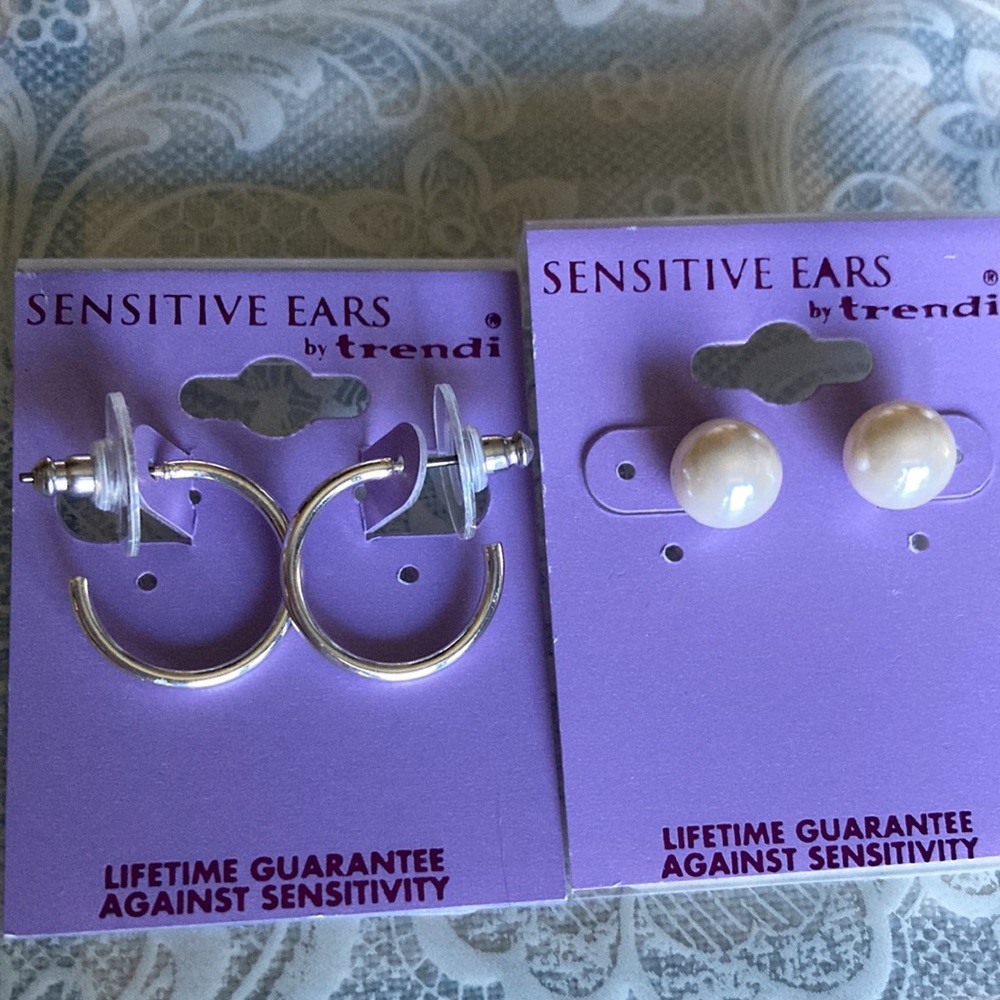NWOT 2 pr. TRENDI sensitive ears  pierced ear. st, 1 w/ pearl, 1 sm hoop $22 - Picture 2 of 3